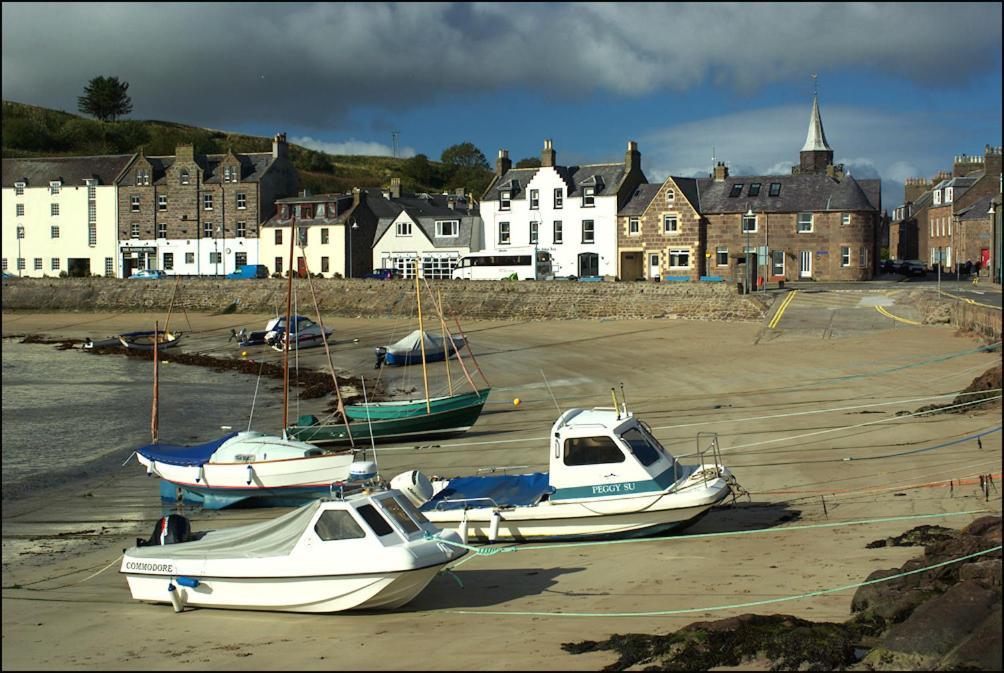 Stonehaven Ground Floor Home With A Spectacular Harbour View. Exterior photo